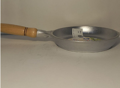 Сковорода Kukmara 180/35мм с деревянной ручкой