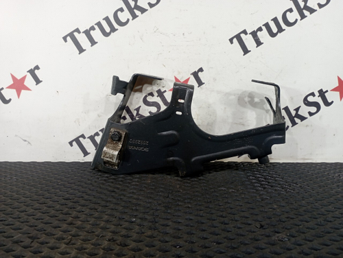 Кронштейн фары правой 2020г.