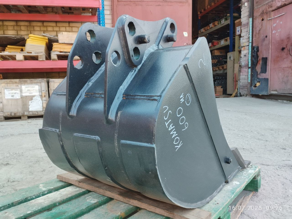 Ковш Komatsu WB93/WB97 600 мм 0,16 м3 (42N-812-1110)
