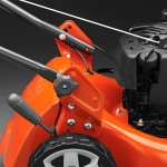 Газонокосилка бензиновая Husqvarna LC 140S: 2.4 л.с., нож 40 см, 9676368-01