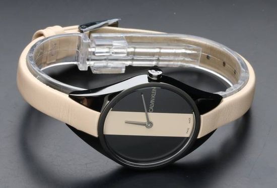 Женские швейцарские часы Calvin Klein K8P237X1