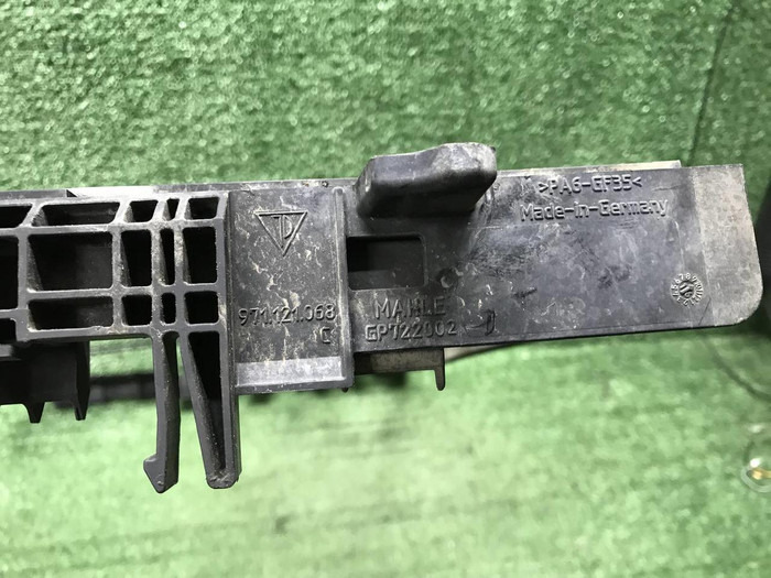 Дефлектор радиатора Porsche Panamera 971 (16-24)