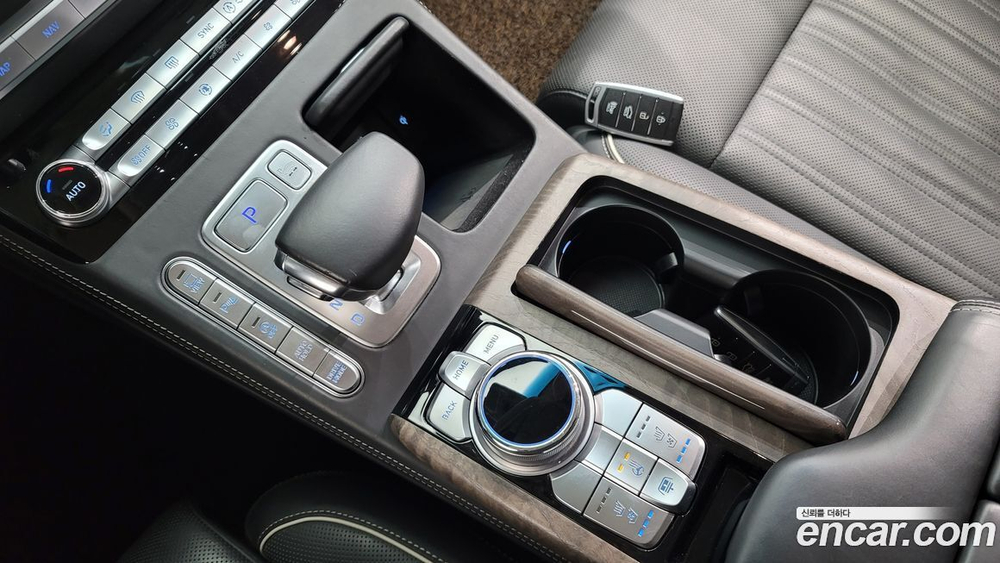 Genesis G90 3.8 AWD (01.2020)