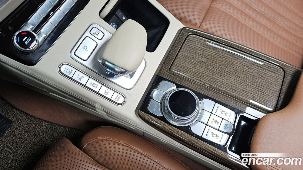 Genesis G90 3.8 AWD (08.2019)