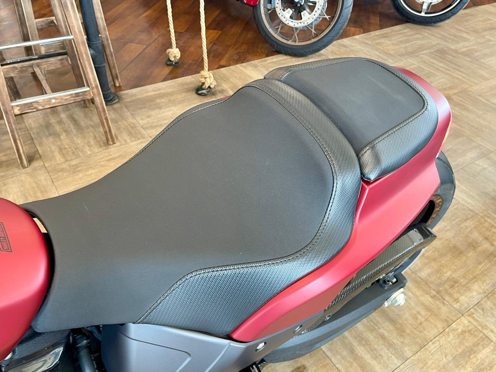 Harley-Davidson Softail FXDR 114