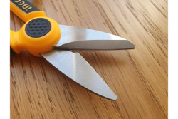 Ножницы электрика INGCO 145 мм HES02855