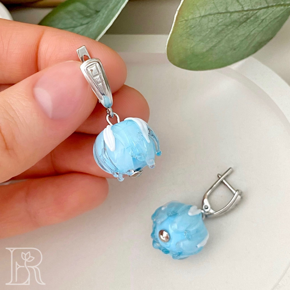 LEFIREL' Серьги серебряные женские "Ледяной цветок" с цветами из муранского стекла / ювелирные украшения из родированного серебра 925