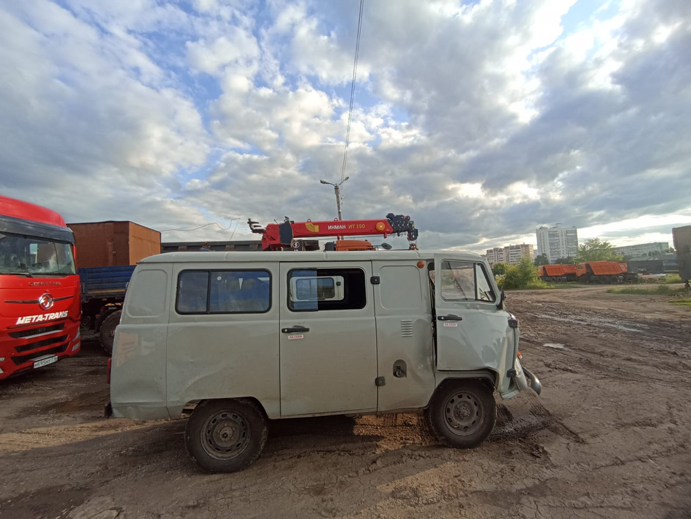UAZ 2206* Микроавтобус 220695-04 (Микроавтобус, 8+1 мест, с ABS, Бензиновый, 2,7 л, 112 л.с.)