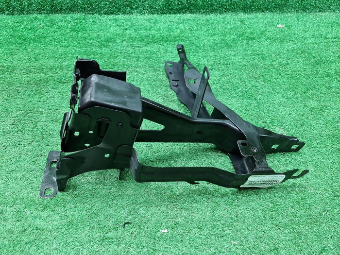 Кронштейн фары левый BMW X3 G01 (2017-2024)