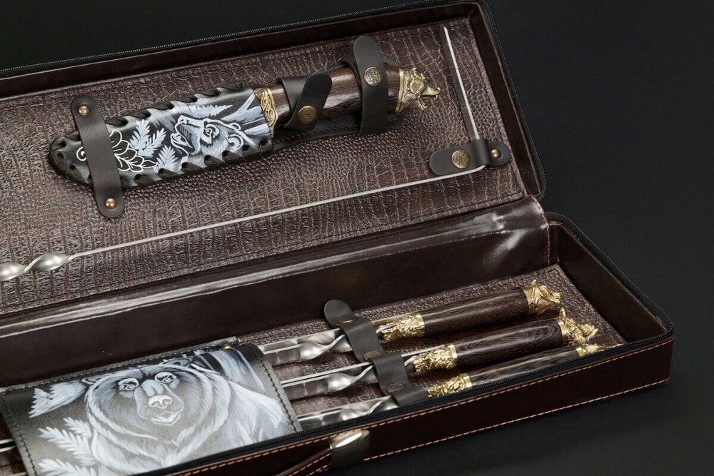 Подарочный набор шампуров в кейсе "Медведь"