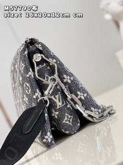Louis Vuitton Coussin PM