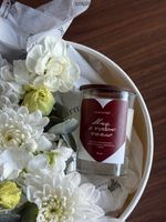 Цветочная композиция в коробке+свеча 50 мл