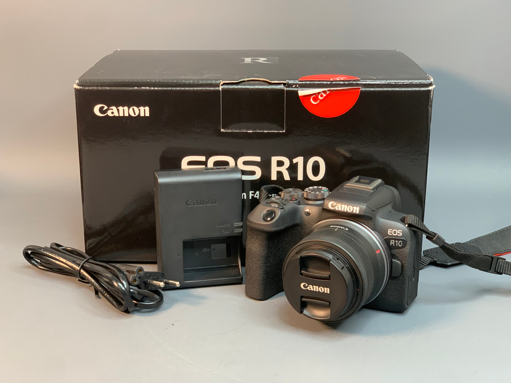Canon EOS R10 Kit RF-S 18-45mm F4.5-6.3 IS STM 2.000 кадров