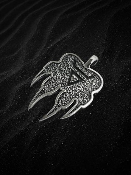 Подвес лапа Волка с печатью Велеса из серебра