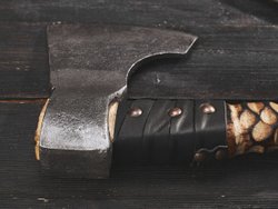 Топор "Варяг", резная рукоять комель берёзы (обжиг)