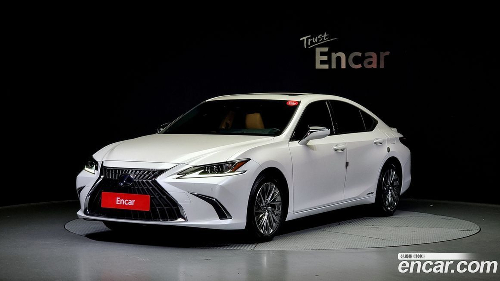Lexus ES300h 7 Generation Luxury Plus (10.2021)