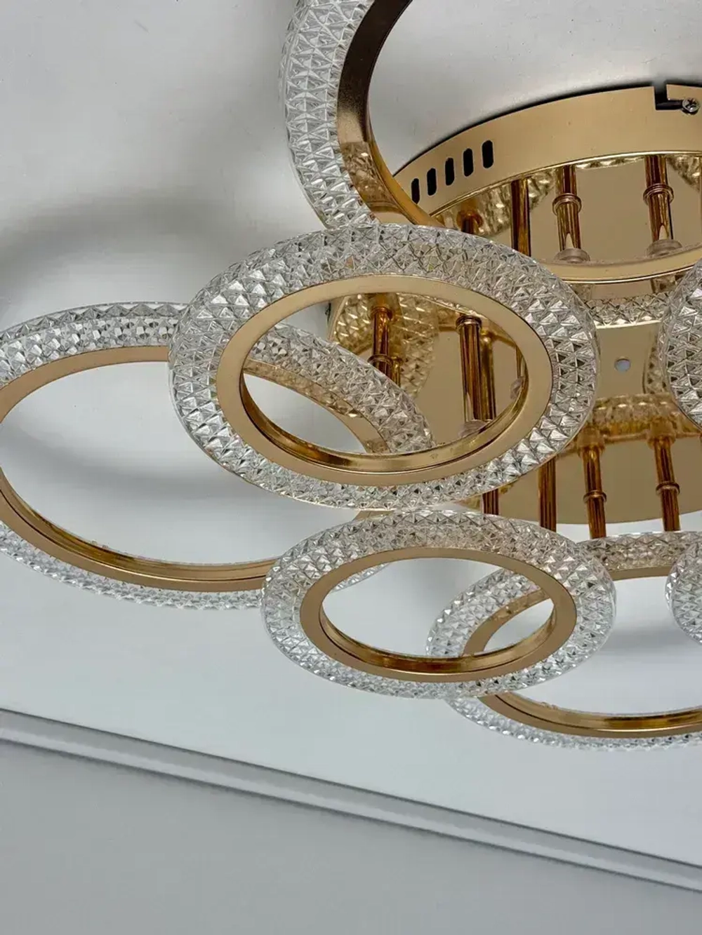 Люстра потолочная золотая с пультом для всех видов потолков, 144 Вт