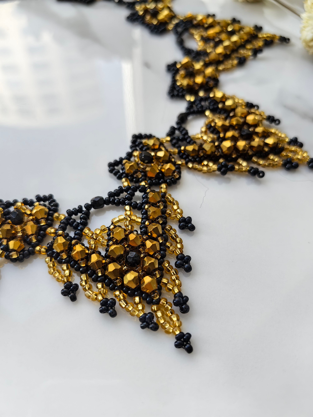 Колье "Огненные крылья" из бисера ручной работы