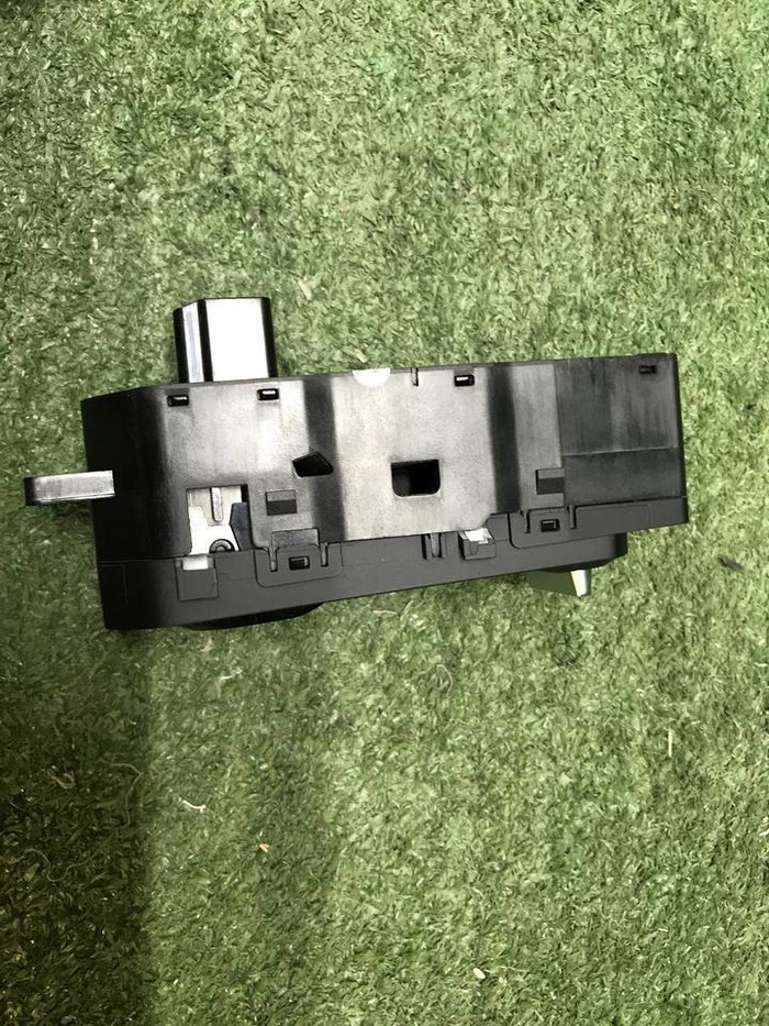 Кнопка стояночного тормоза Changan Uni-T (20-нв)