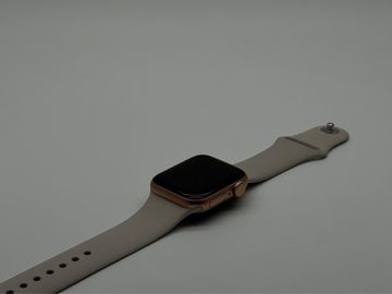 Apple Watch SE 40 Gold