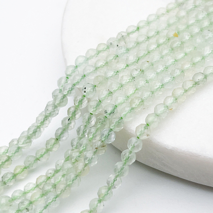 Пренит граненый бусины, размер около 3,3-3,5 мм, цена за отрезок 19 см (1/2 нити)