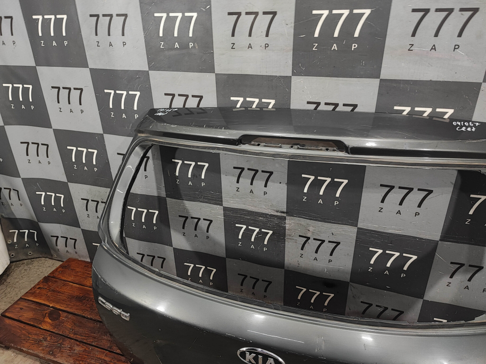 Крышка багажника Kia Ceed 1 (ED) 06-12 Б/У Оригинал 737001H000