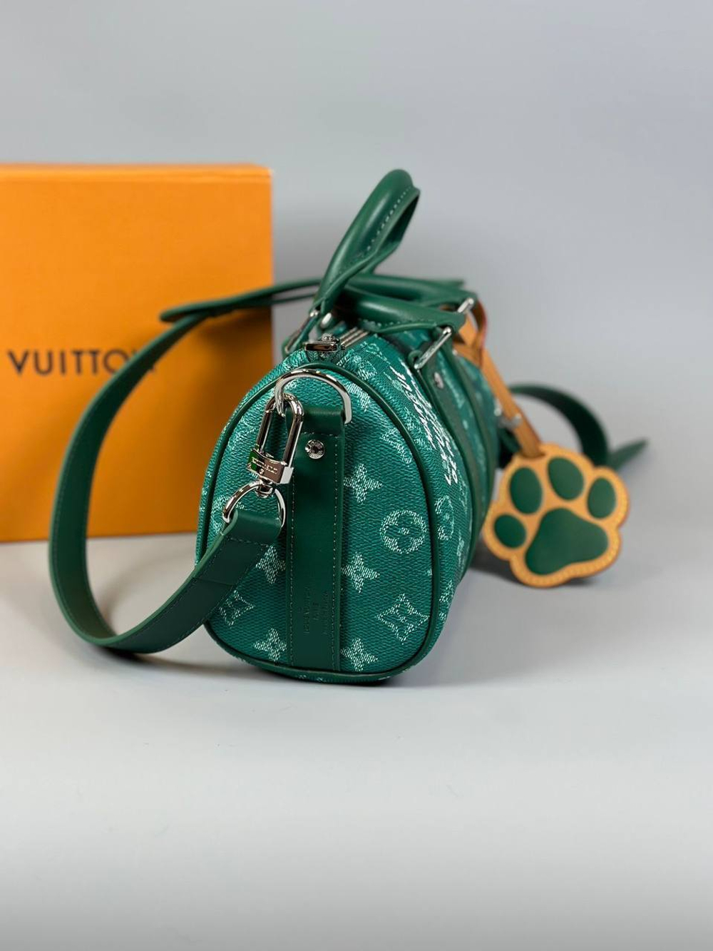 Сумка-мессенджер Louis Vuitton