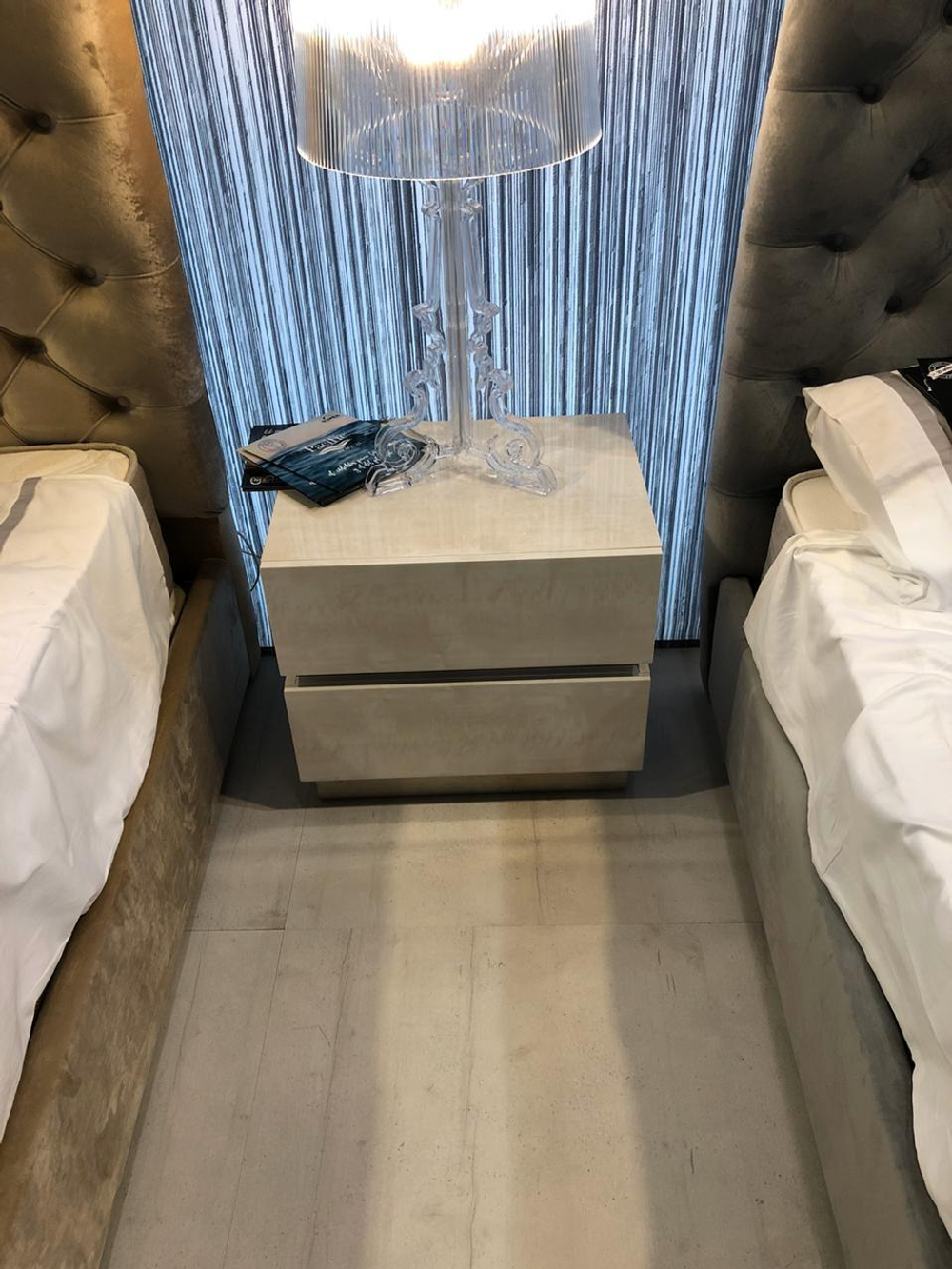 Тумбочка DUPEN М-151 бежевая