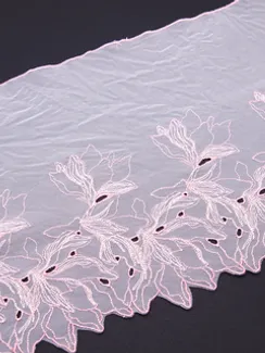 05-101 Вышивка на неэл. сетке 25 см, айвори/лотос (правая)