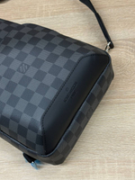 Сумка-мессенджер Louis Vuitton