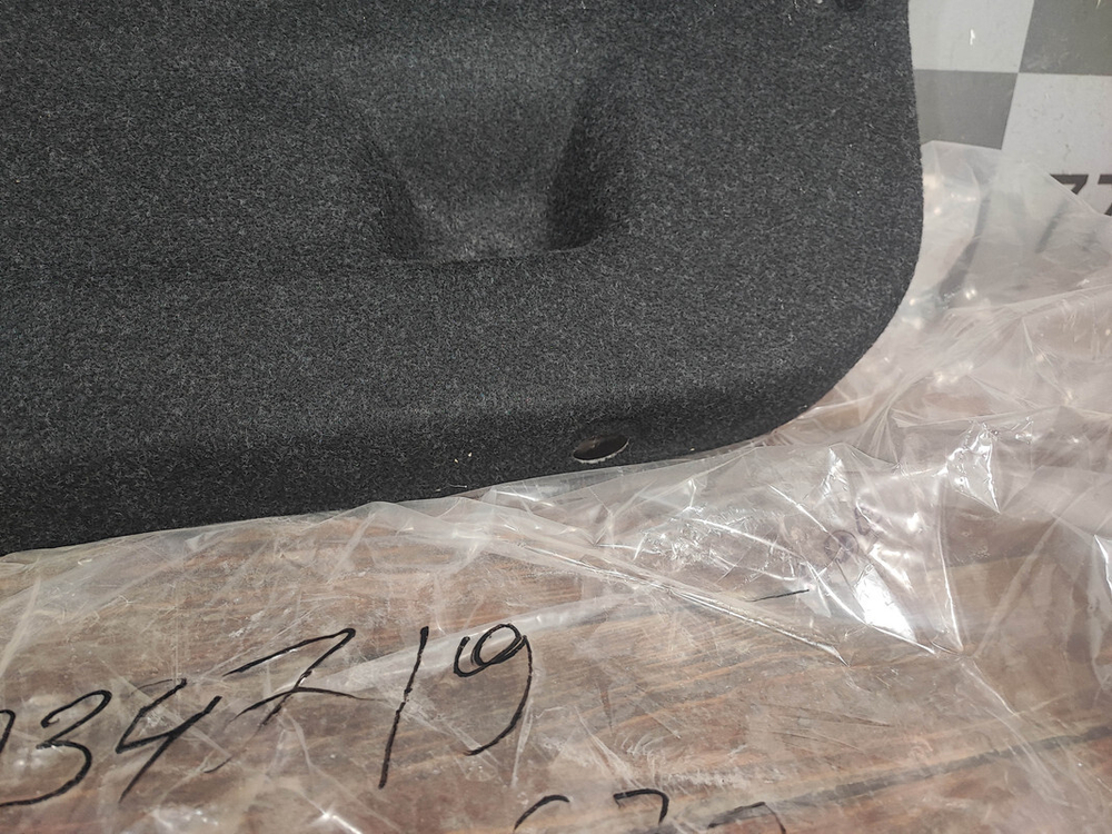 BMW 5 G30 Обшивка крышки багажника Новая оригинал 51497366399