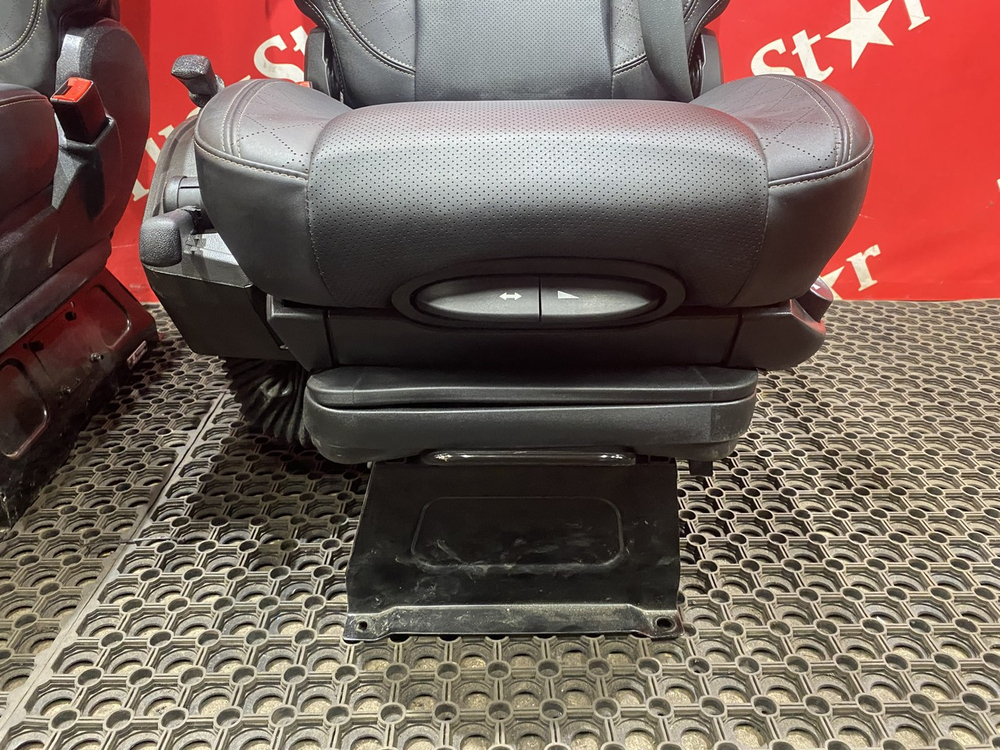 Комплект сидений пневматических 2023г