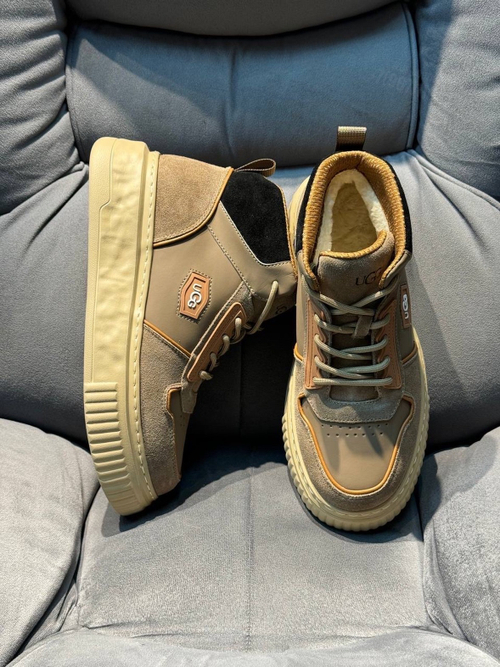Зимние ботинки UGG с мехом бежевые