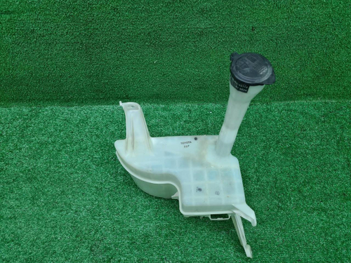 Бачок омывателя Toyota Camry 7 XV50 (2011-2014)