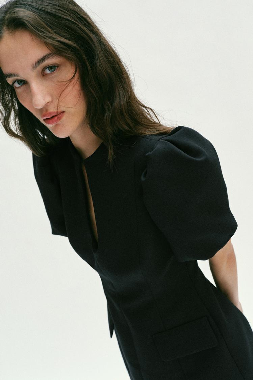 ZARA ПЛАТЬЕ С КОРОТКИМИ РУКАВАМИ «ФОНАРИК», ЧЕРНЫЙ