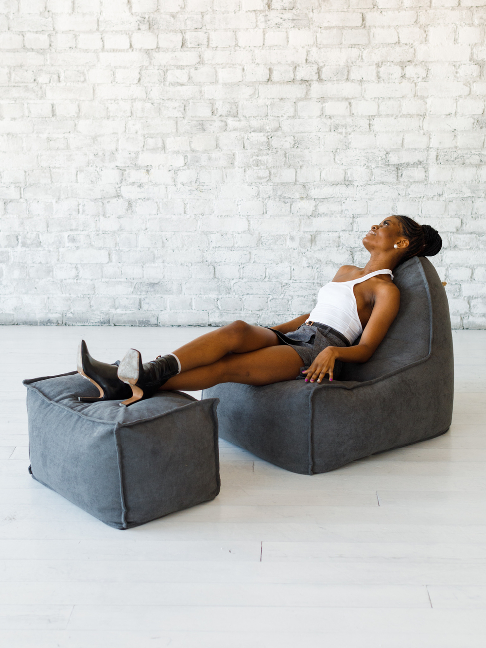 Кресло Манхеттен Графит с Пуфом