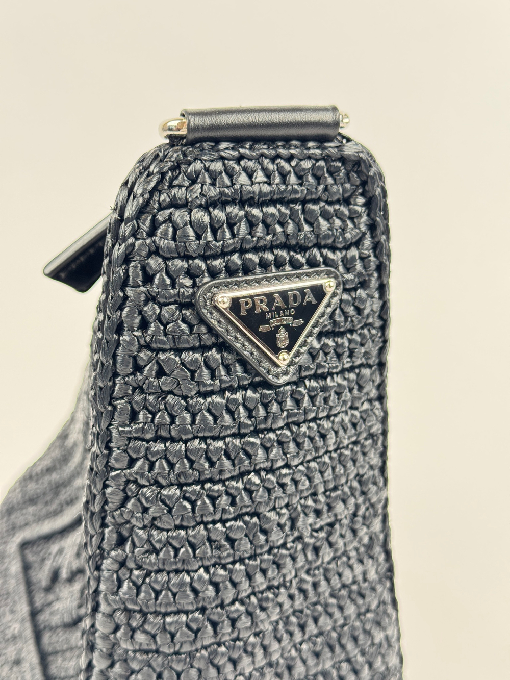Сумка Prada Triangle crochet bag