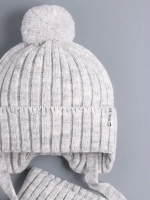 Шапка осенняя детская на завязках и снуд