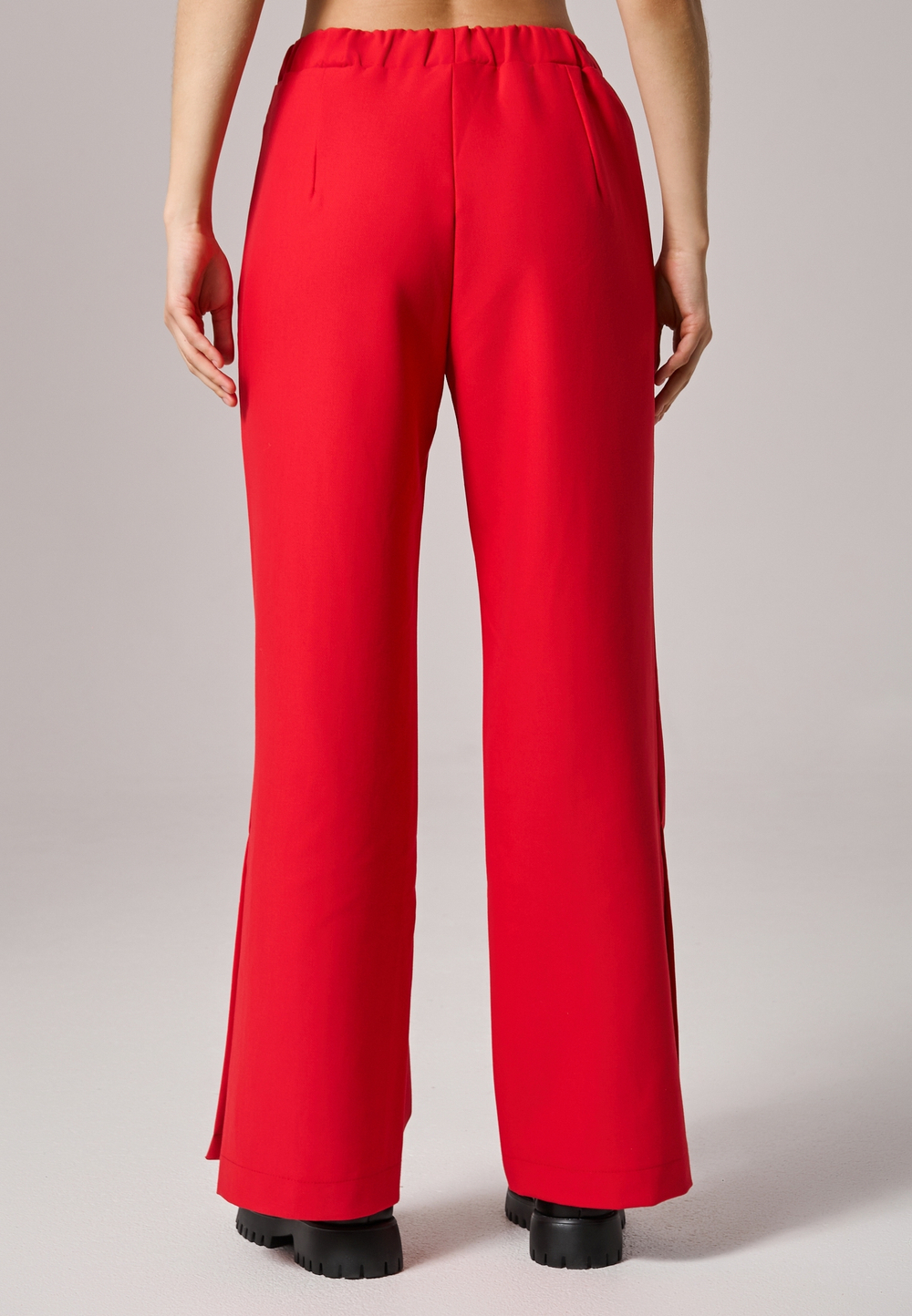 Брюки прямые с кнопками красные