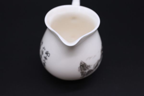 Сливник горы и иероглифы, фарфор, 180мл