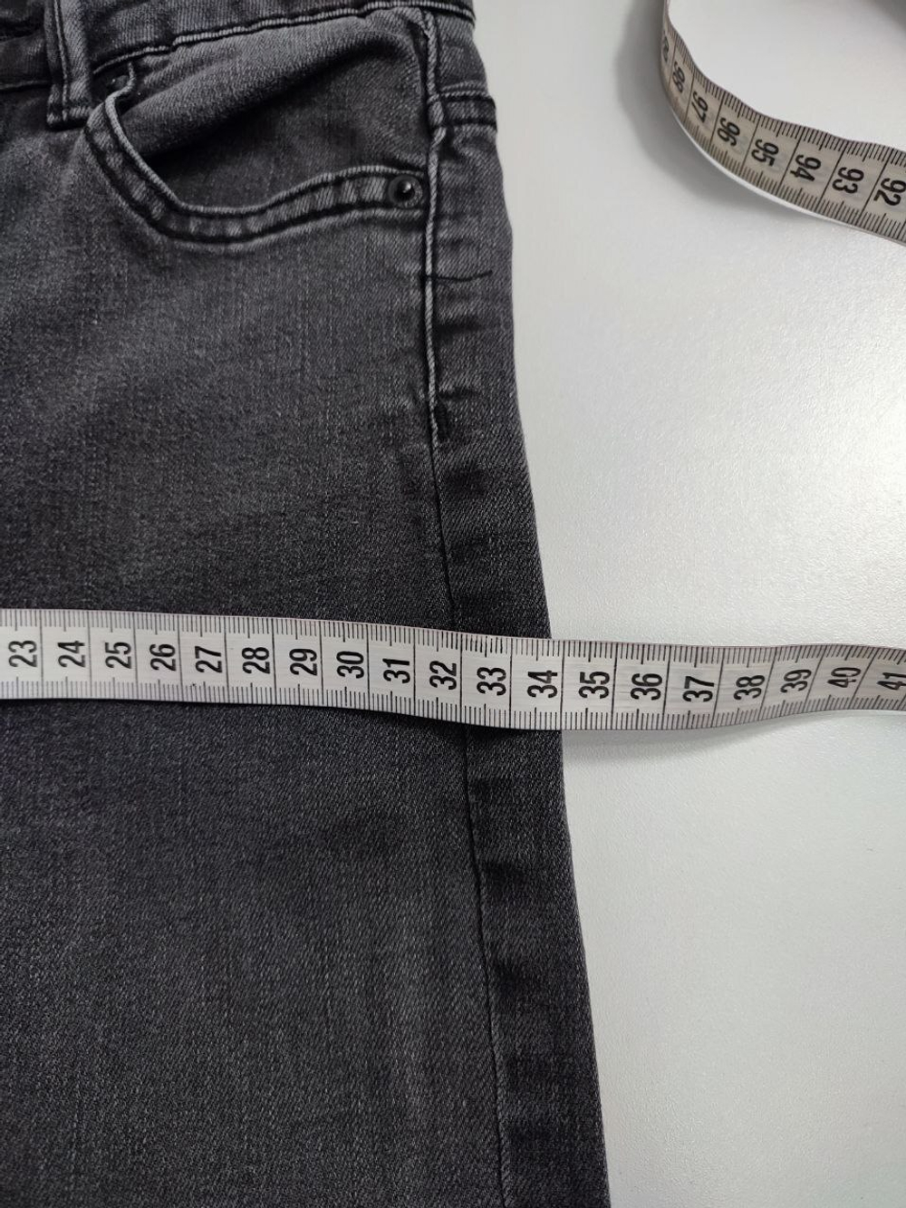 Джинсы Bershka темные 38 размер