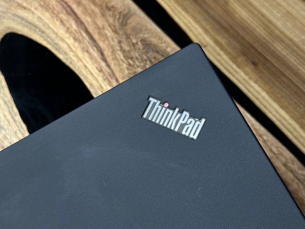 14" Ноутбук Lenovo Thinkpad X1 Carbon G6 (1920x1080, Intel Core i5-8350U, RAM 16ГБ, SSD 256ГБ, Intel UHD Graphics 620, Win 10 Pro)