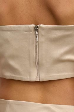 Топ с цветком из атласа цвета шампань