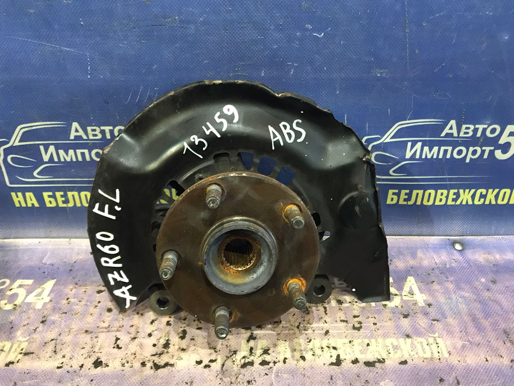 Ступица передняя левая TOYOTA NOAH 2001-2007