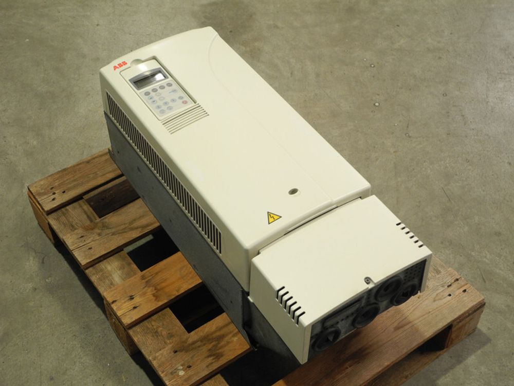 Б/у ABB ACS800-01-0060-5+D150