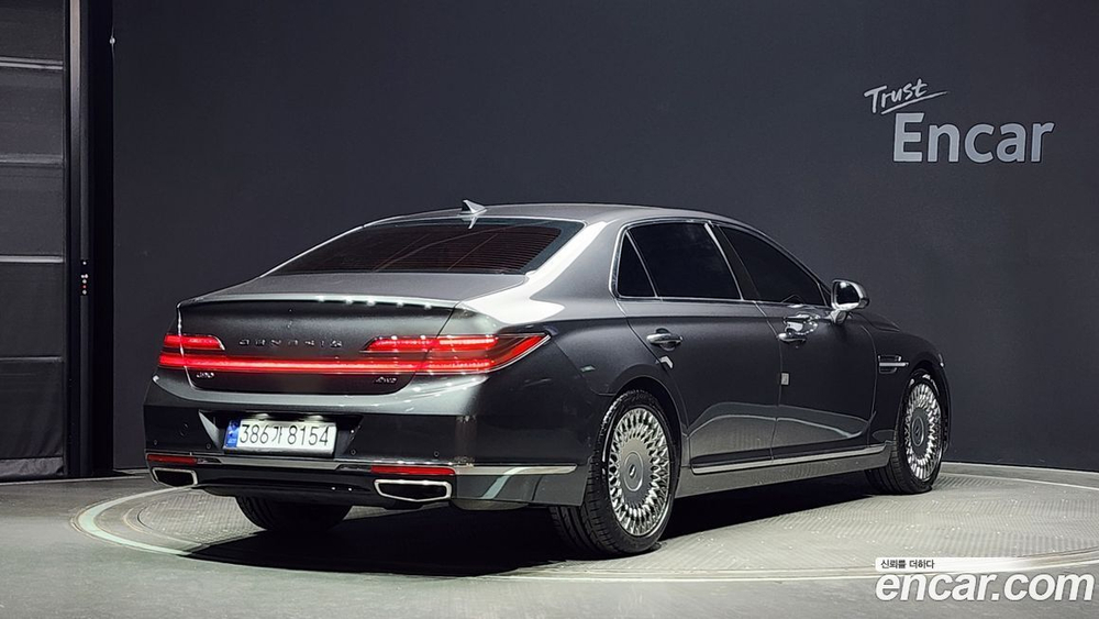 Genesis G90 5.0 AWD (02.2021)