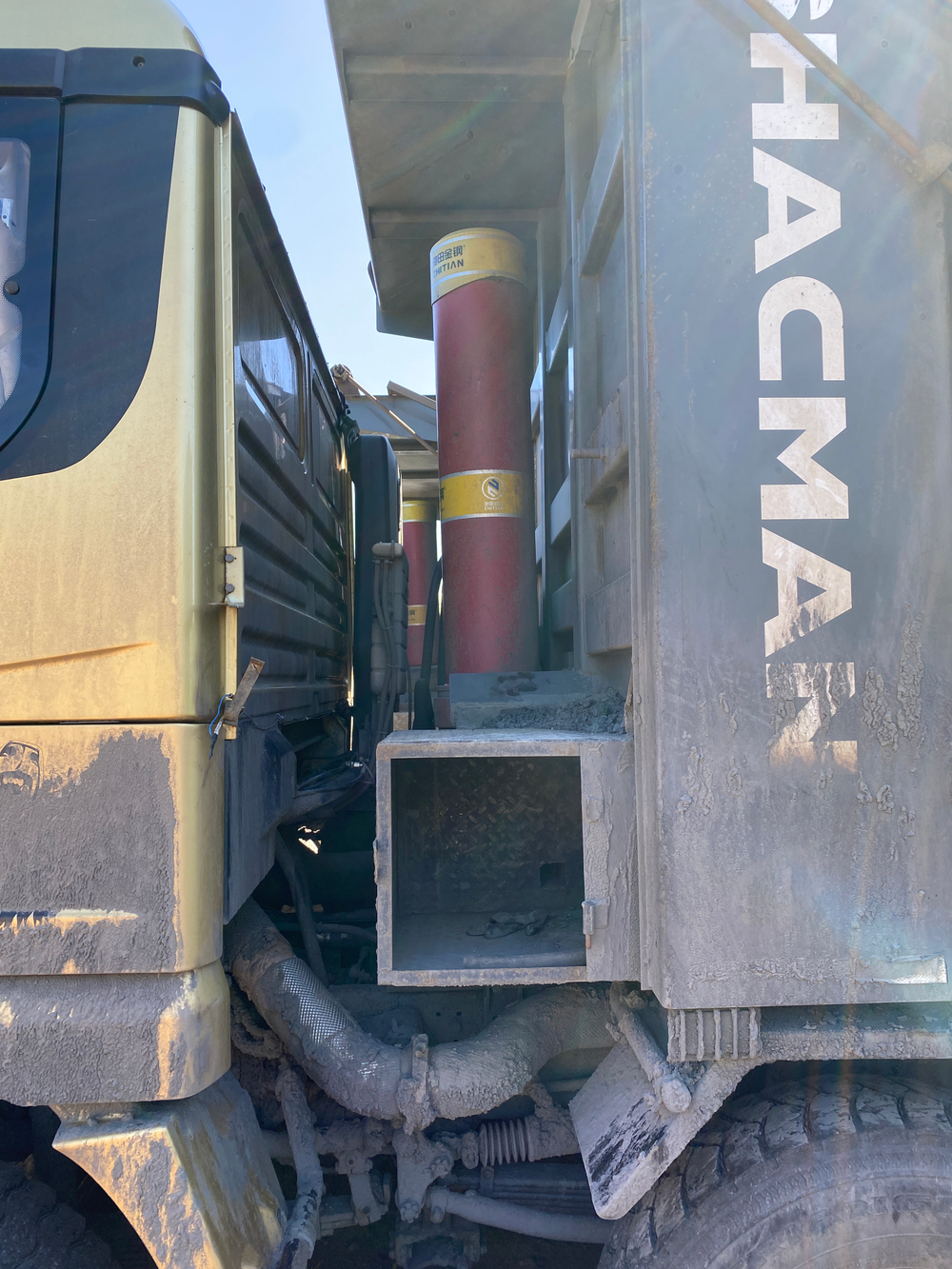 Shacman (Shaanxi) SX* 8x4 Самосвал SX331863366 (Дизельный, 12,5 л, 544 л.с., МТ)