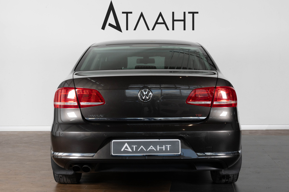 Volkswagen Passat, 2012 год