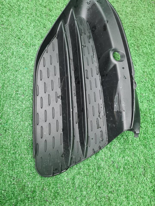 Решетка бампера LH Mercedes C w206 (21-нв) AMG