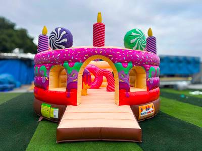 Коммерческий надувной батут "Торт"  без крыши 4.5*4.5*3 м